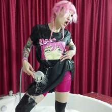 Get Your Snaps: Pinkie starts the foamy bath