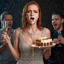 Sleazoid44: Cake Fight!