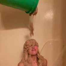 Slimed Models: Scarlett Slimed With Dog Food