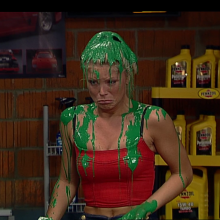Gater: TV find: Joyce De Troch gets gunged with green paint in Verschoten en Zoon