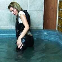 Lara_eurowam: Vivien Is Back for Another Sexy Bath in the Jakuzzi-T503c4