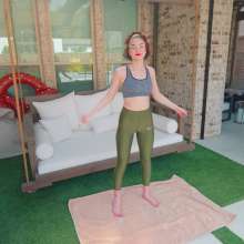 WetlookFashion: Wet Leggings Workout with Elena