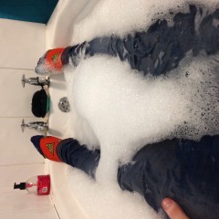 jamcustard22: Relaxing clothed bath after work