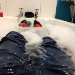 jamcustard22: Relaxing clothed bath after work