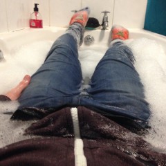 jamcustard22: Relaxing clothed bath after work