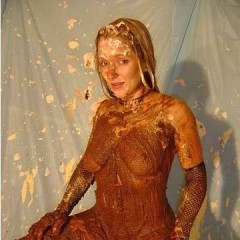 StrapOnPiegirls: The messy best of Dia. For 3 days/weekend only