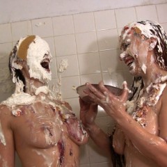 Messygirl: Tammy and Christina and pied ass twerking!