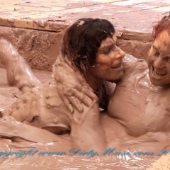 Dirty Muse: Muddy Lesbians at play conclusion.