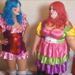 CandyCustard: Candy and Maria pie each other as clowns!