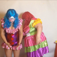 CandyCustard: Candy and Maria pie each other as clowns!