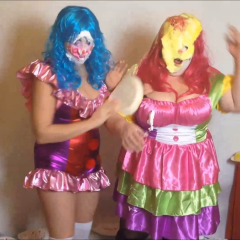 CandyCustard: Candy and Maria pie each other as clowns!