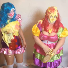 CandyCustard: Candy and Maria pie each other as clowns!