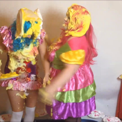 CandyCustard: Candy and Maria pie each other as clowns!