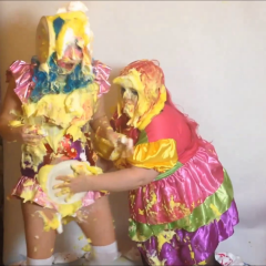 CandyCustard: Candy and Maria pie each other as clowns!