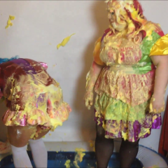 CandyCustard: Candy and Maria pie each other as clowns!