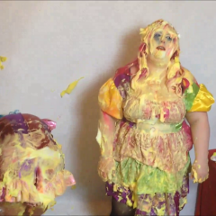 CandyCustard: Candy and Maria pie each other as clowns!