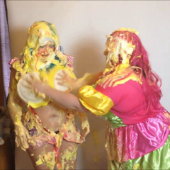 CandyCustard: Candy and Maria pie each other as clowns!