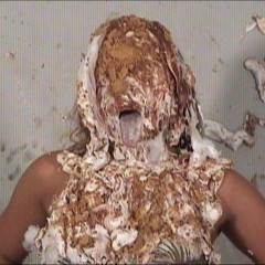 Anglefan.com: Amazing Luisa pie scene