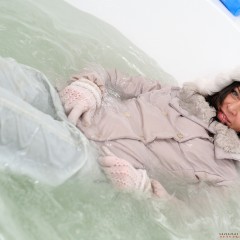 ufa217: Tanya in winter clothes washes up in the bath.