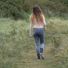 LisaMoomin: Full Update:	Georgina Muddy In Jeans And Trainers!