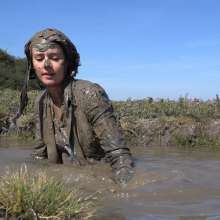 LisaMoomin: Mia's Muddy In A Grey Suit!