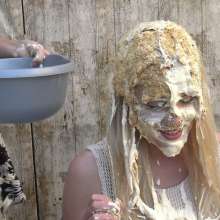 LisaMoomin: Ania Vs Nadia!  Pie Wars!