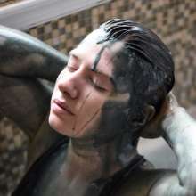 Stella: Stella takes a bath in slippery clear, grey, and black slime.