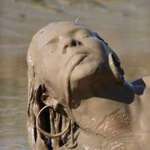 FOXY: Ayako, queen of mud
