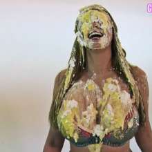 GirlsGetGunged: 