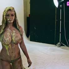 GirlsGetGunged: 