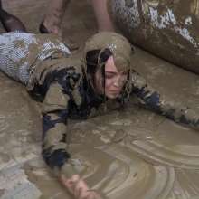 MostWam: Charlotte And Corrine Mud Cleaning