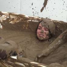 MostWam: Charlotte And Corrine Mud Cleaning