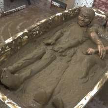 MostWam: Charlotte And Corrine Mud Cleaning