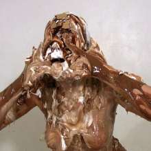 Messygirl: Amy Gets A Mouth Full