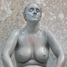 FOXY: Sara in mud, sensual and artistic