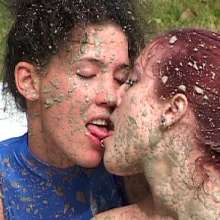 FOXY: lesbians in mud--videos downloadables
