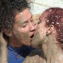 FOXY: lesbians in mud--videos downloadables