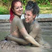 FOXY: lesbians in mud--videos downloadables