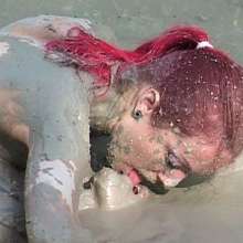 FOXY: lesbians in mud--videos downloadables