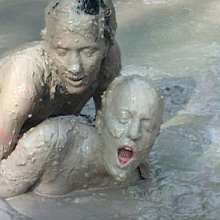 FOXY: lesbians in mud--videos downloadables