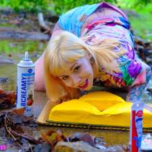 messyhot: Rii Nii Triforce Cake Mess in a Public Park