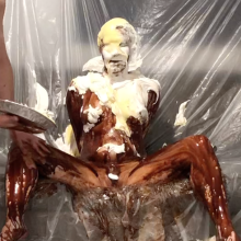 CreamMeAgain: I need a date this Sunday in L.A.  for a pie fight!