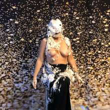 mrsbee: Mrs. Bee's Night at the Opera... not!  Some glam wam, though!