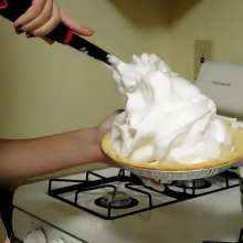 RevSlymsford: Jade Looks Dashing In Pie