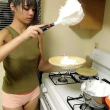RevSlymsford: Jade Looks Dashing In Pie
