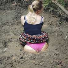 QS4Ever: Look Under Skirt: Tiny