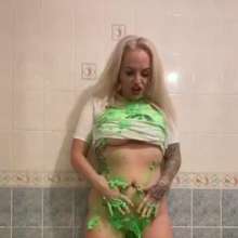 TheGungeZone: Louise's Messy Rugby Forfeit