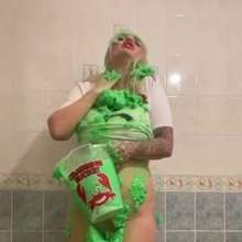 TheGungeZone: Louise's Messy Rugby Forfeit