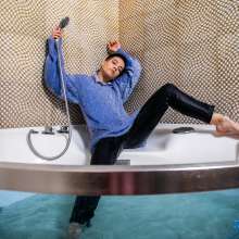 wet.look.me: Full clothing Wetlook | Girl in a blue sweater, tight jeans and high heels