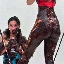 FOXY: duo lesbians in chocolate
